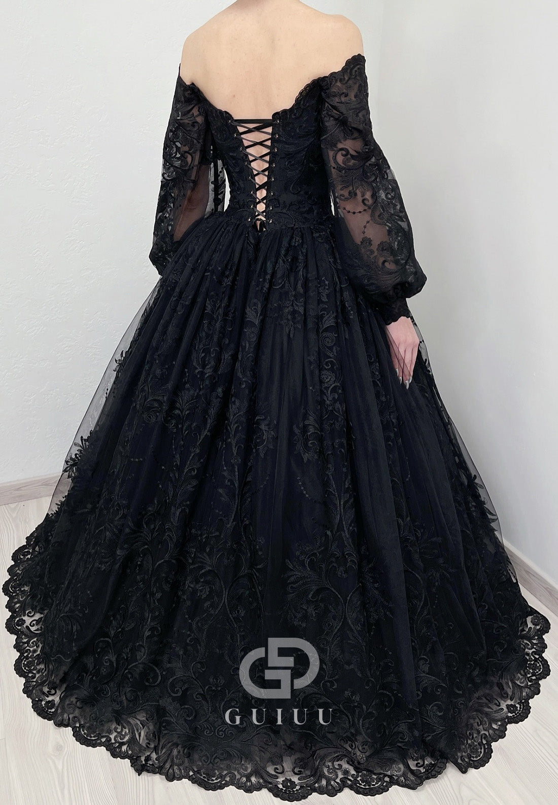 Black Long Sleeves Sweetheart A-Line Wedding Dress