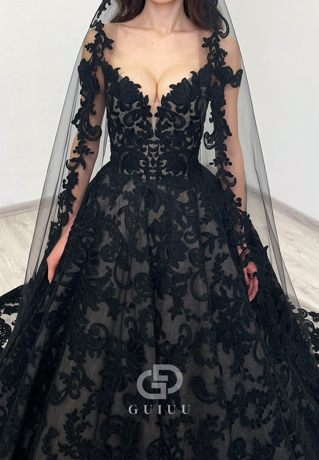 Black Sweetheart Sleeveless Appliques A-Line Wedding Dress