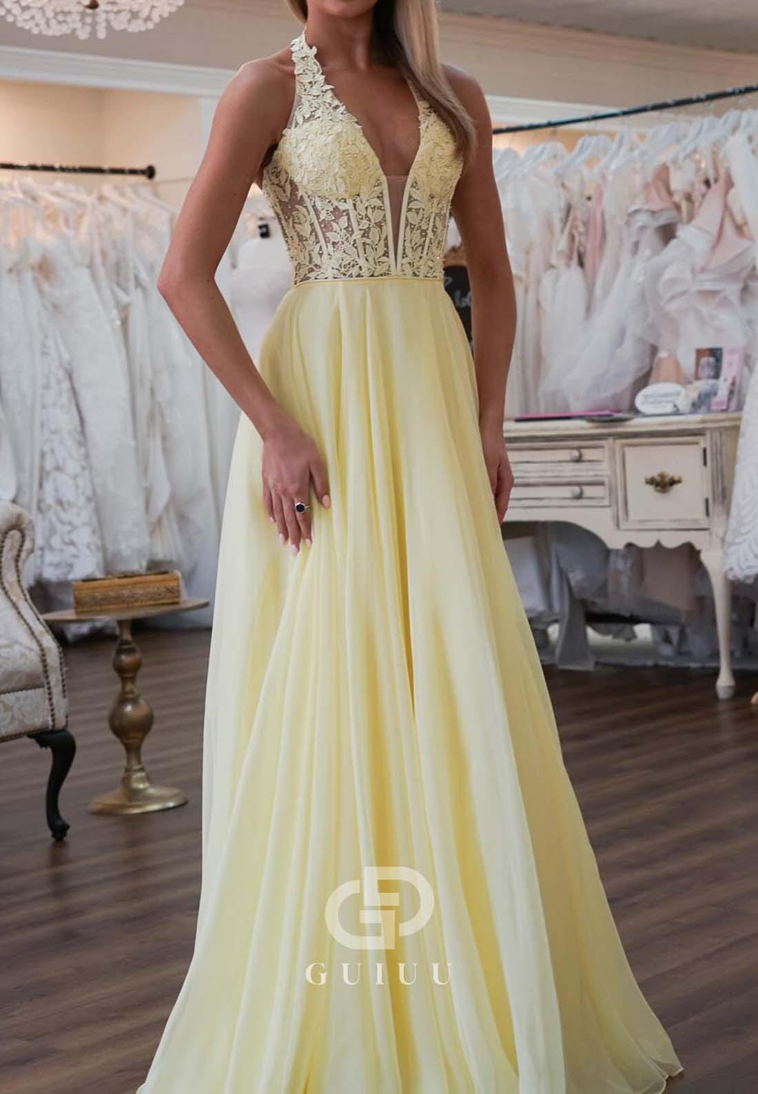 Daffodil Halter Sleeveless Prom Dress with Train Empire-Waist Evening Dress
