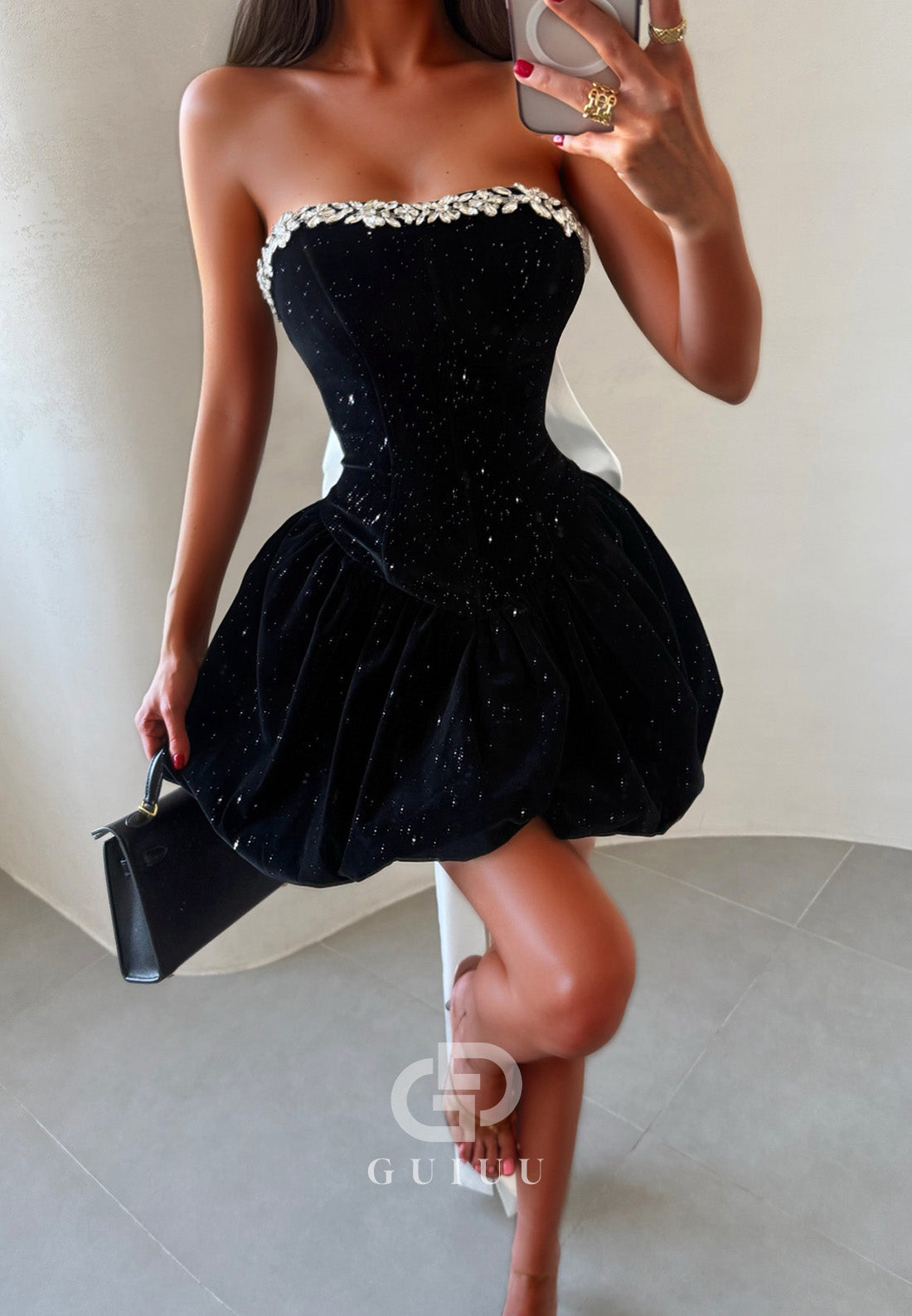 Black A-Line Sequins Bowknot Short Homecoming Dress