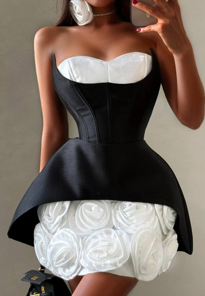 A-Line Sleeveless Strapless Floral Appliques Mini Homecoming Dress