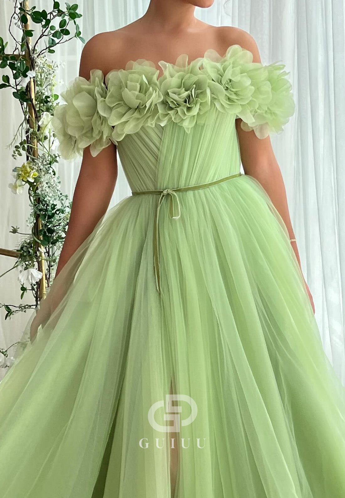 Charming A-Line Sleeveless Strapless Floral Appliques Prom Dress