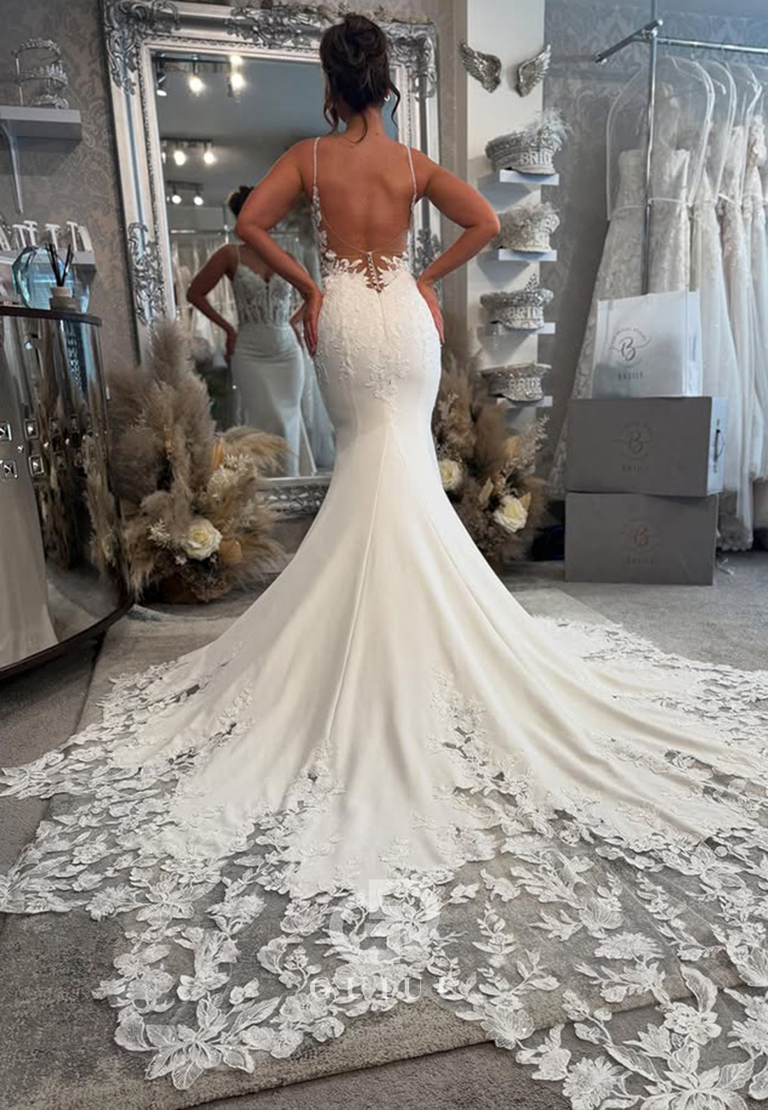 Spaghetti Straps V-Neck Backless Appliques Mermaid Wedding Dress