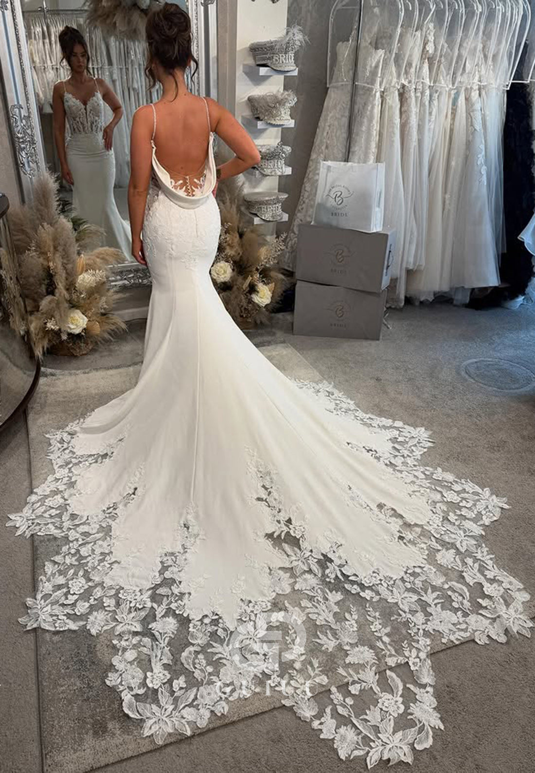 Spaghetti Straps V-Neck Backless Appliques Mermaid Wedding Dress