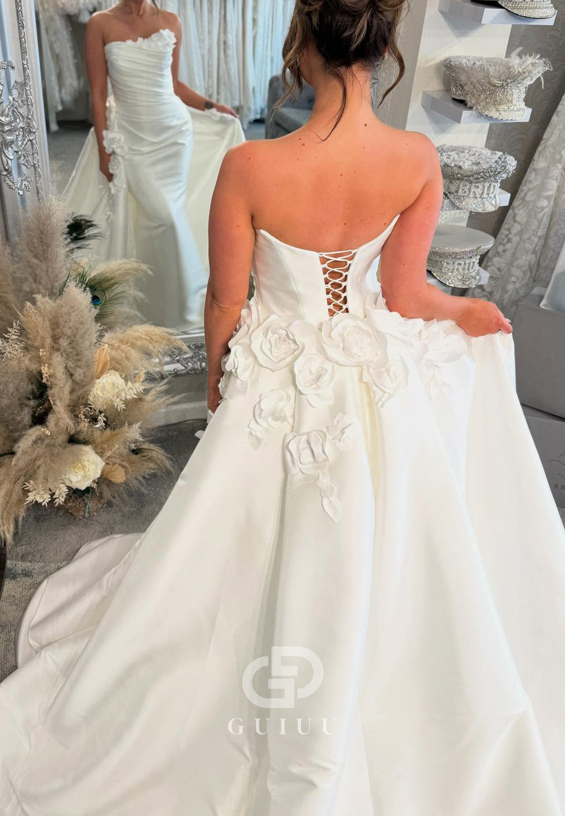 A-Line Floral Appliques Sweep Train Floral Appliques Wedding Dress