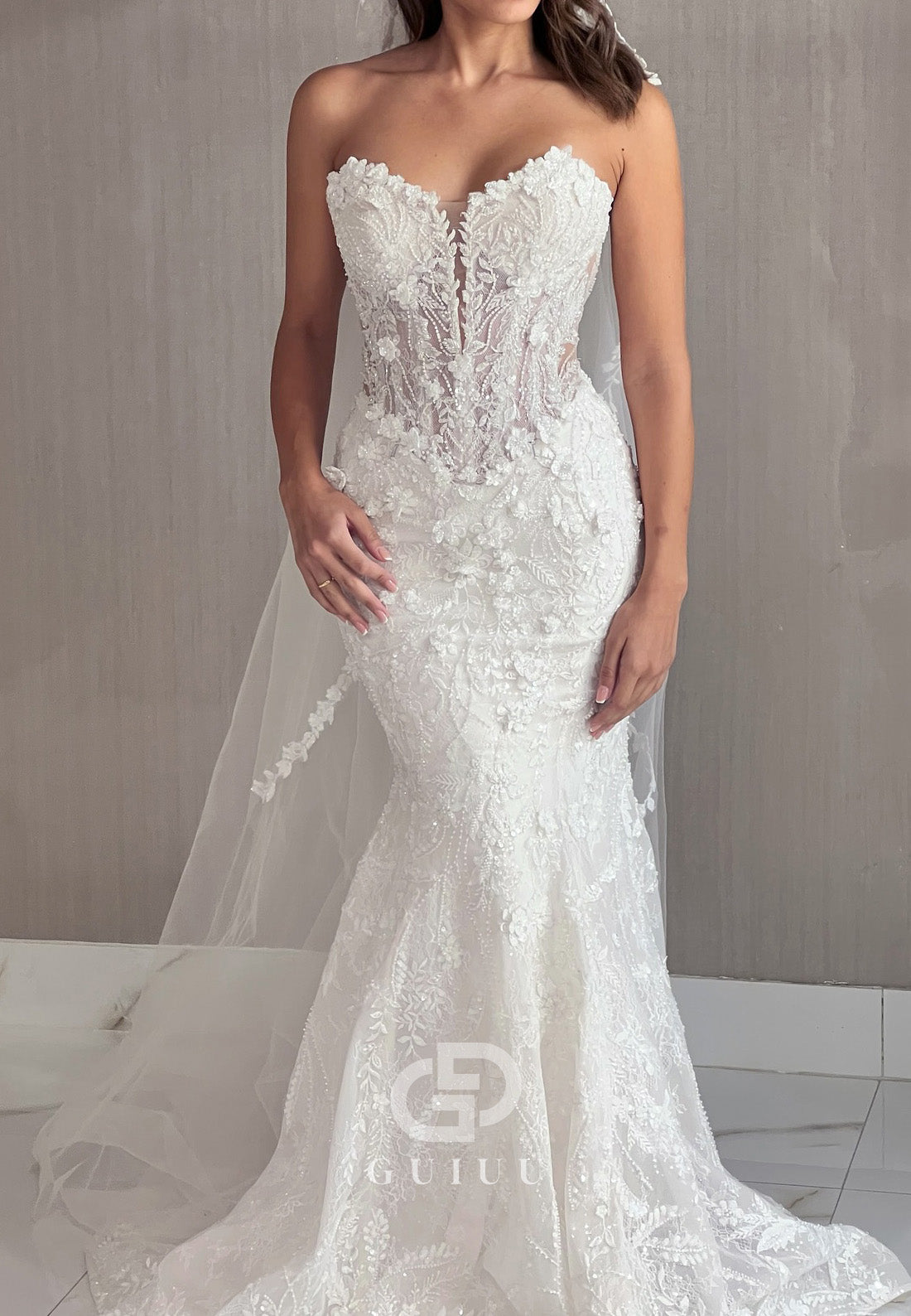 Charming A-Line Sleeveless Strapless Appliques Wedding Dress
