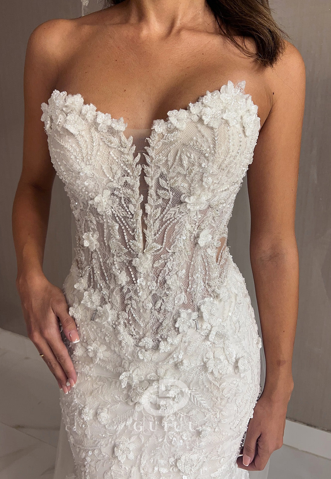 Charming A-Line Sleeveless Strapless Appliques Wedding Dress