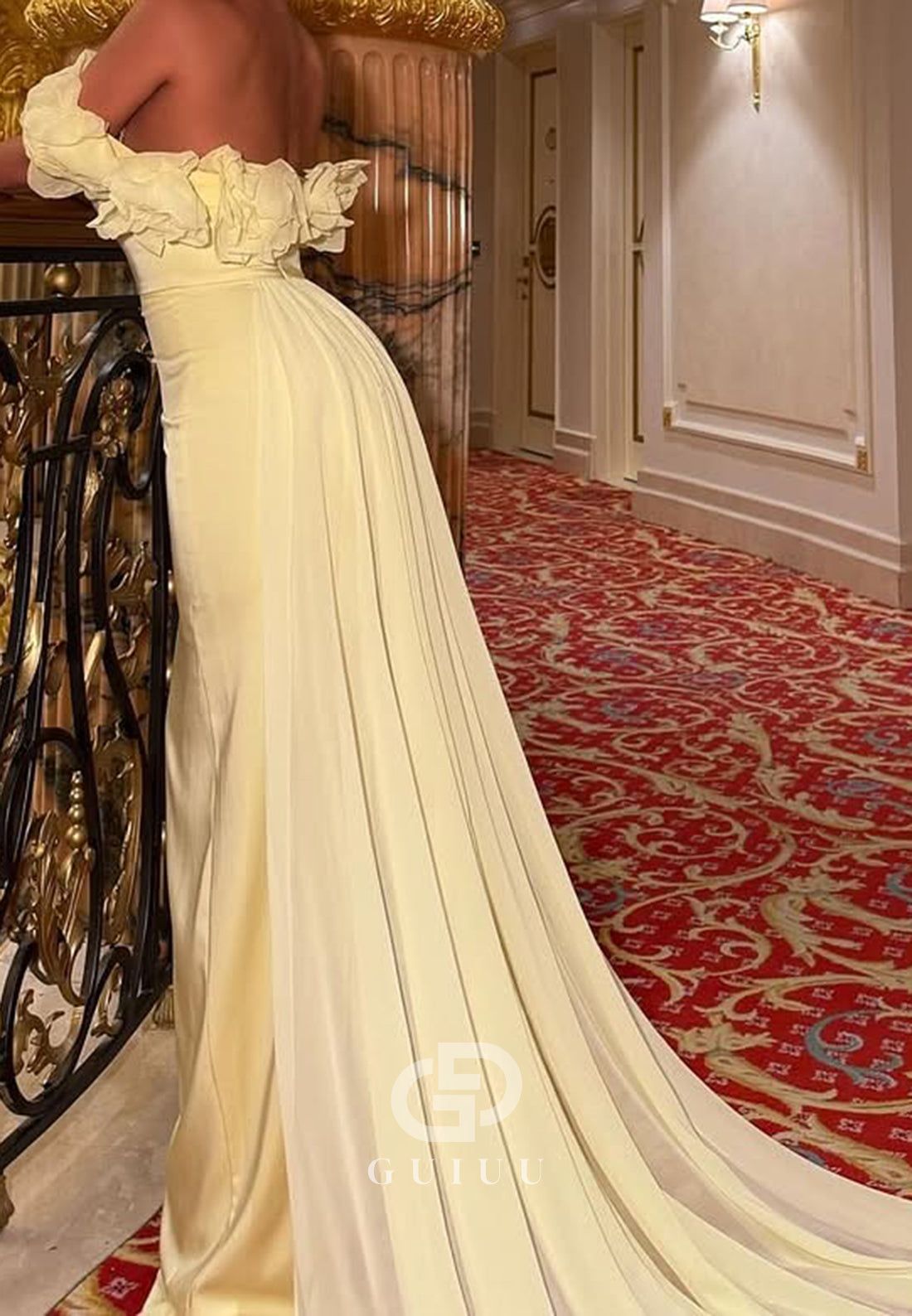 Daffodil Sleeveelss Off-Shoulder Floral Appliques Prom Dress