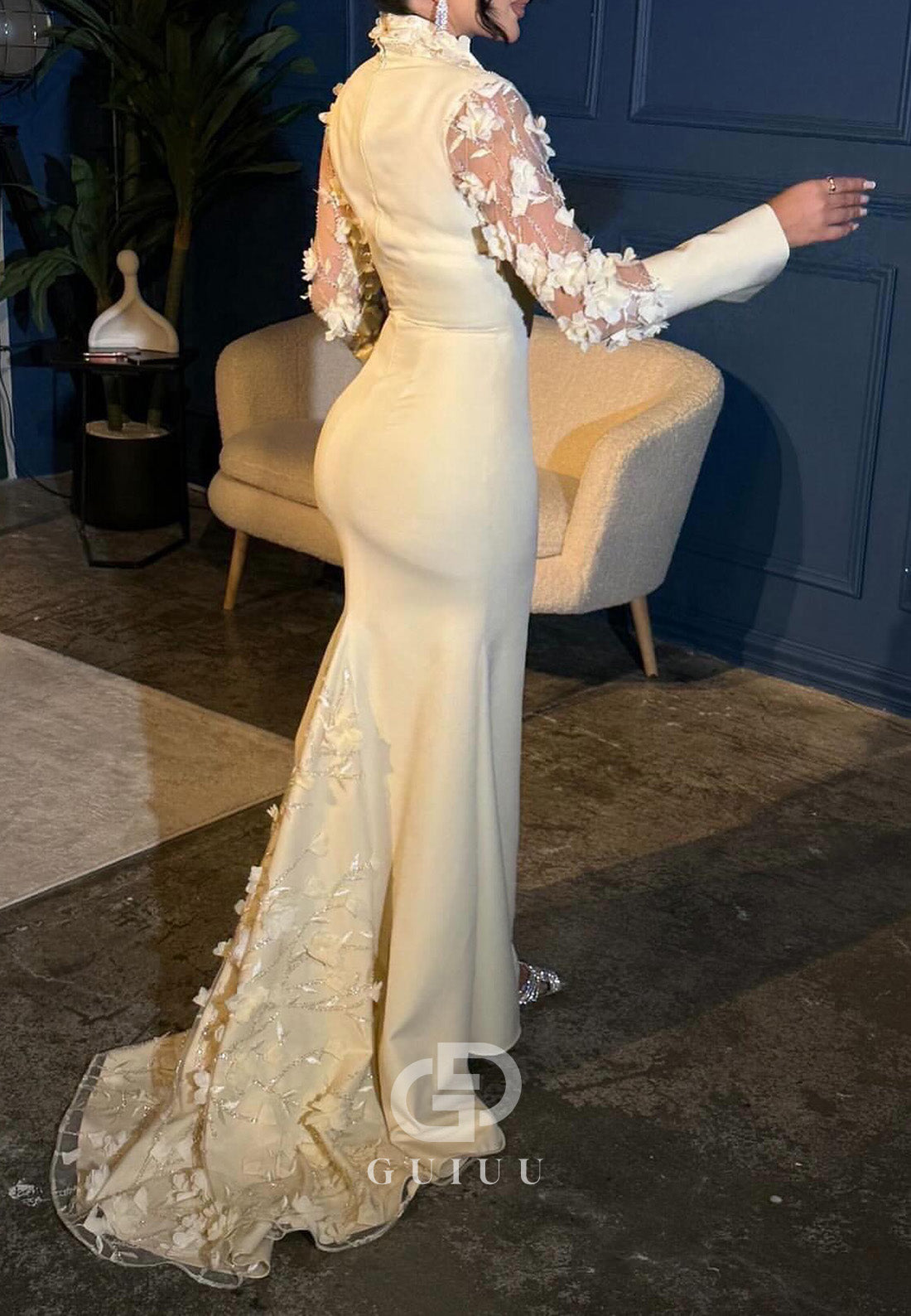 Daffodil Long Sleeves V-Neck Floral Appliques Evening Dress