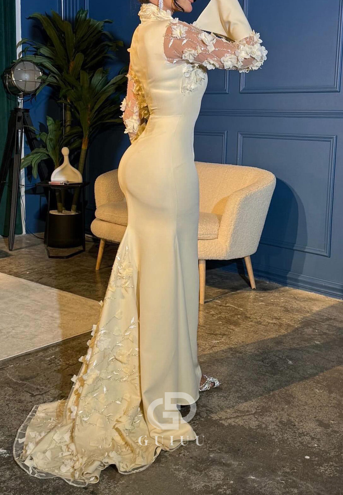 Daffodil Long Sleeves V-Neck Floral Appliques Evening Dress