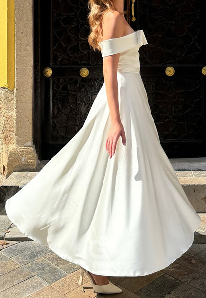 A-Line Strapless Sleeveless Bowknot Satin Wedding Dress