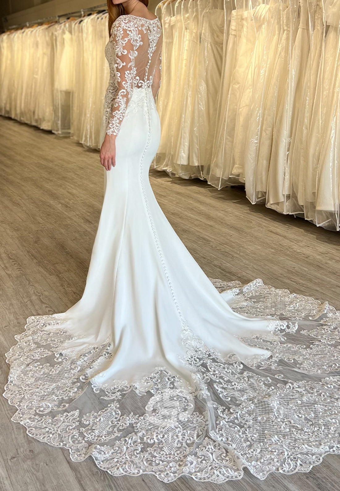 Long Sleeves V-Neck Corset Tulle Wedding Dress