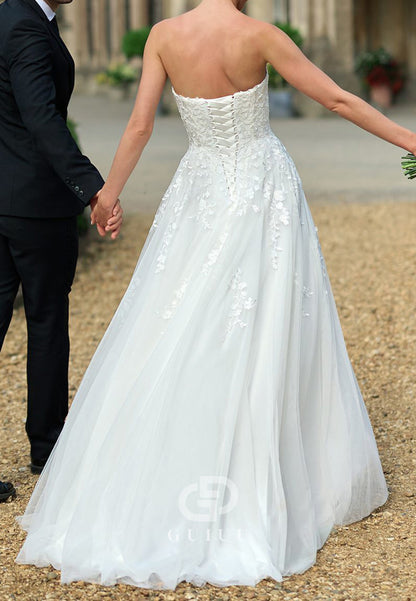 Simple Strapless Sleeveless Lace Wedding Dress