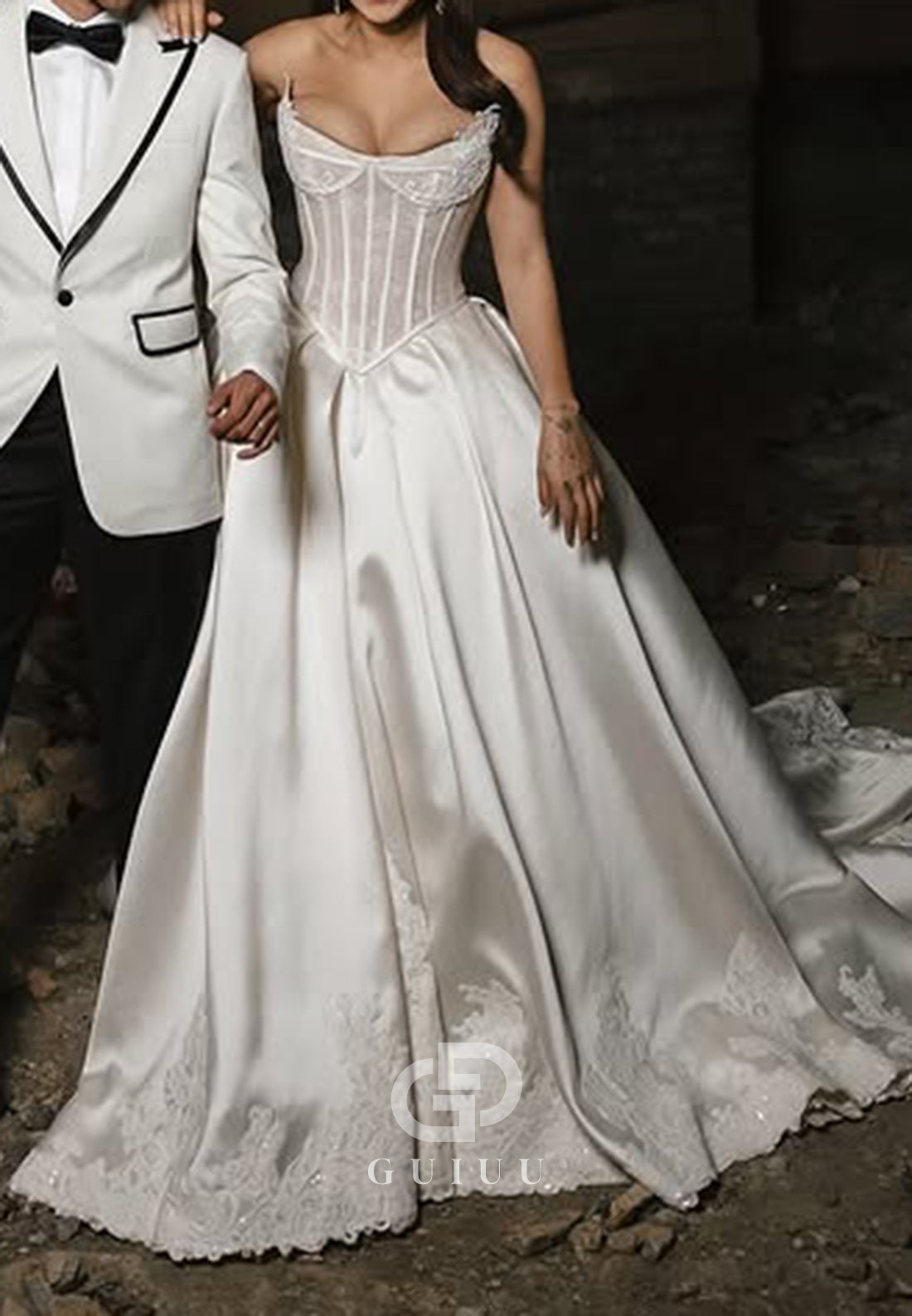 Elegant Strapless Sleeveless Corset Satin Wedding Dress