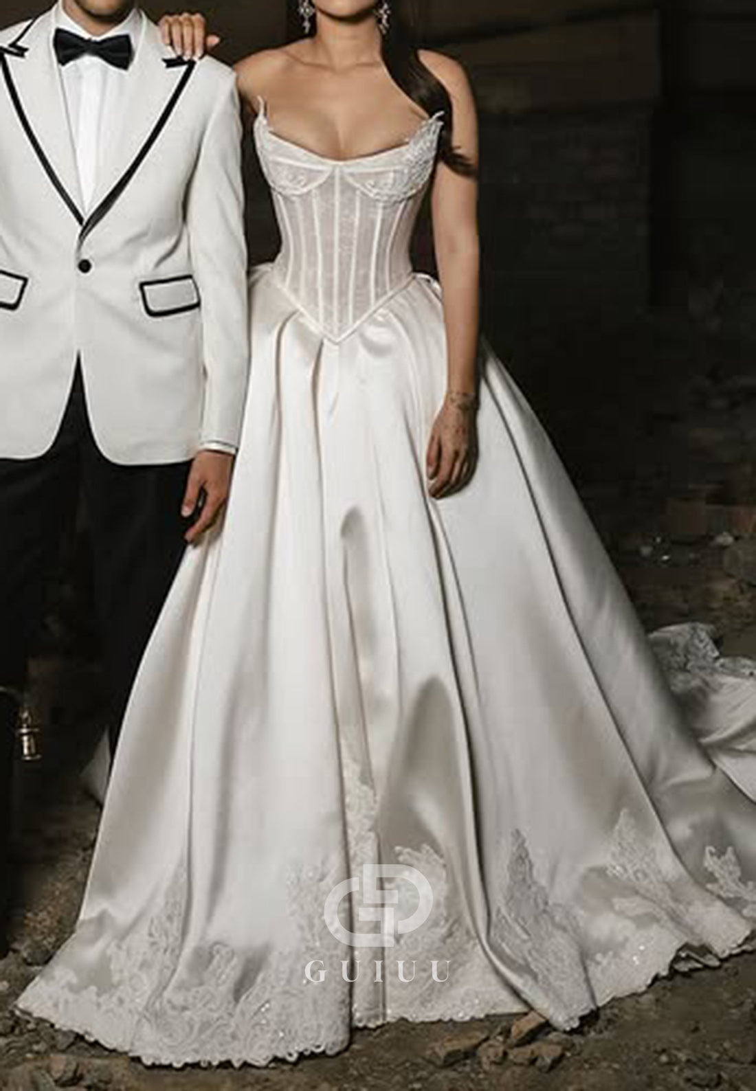 Elegant Strapless Sleeveless Corset Satin Wedding Dress